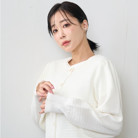 レディース　ニットカーディガン（休井美郷）