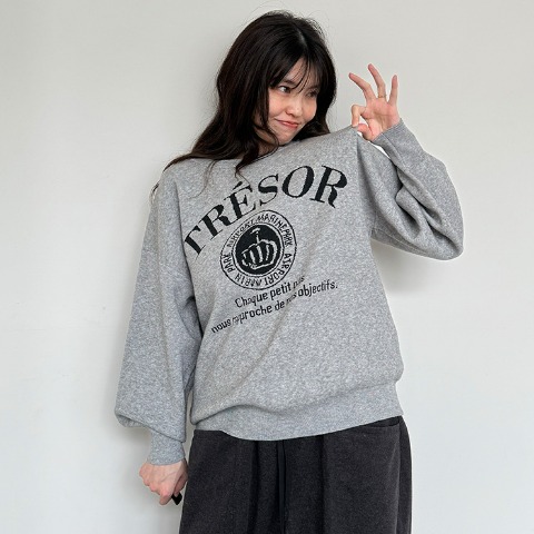 レディース　ニットプルオーバー（ぷーさん）