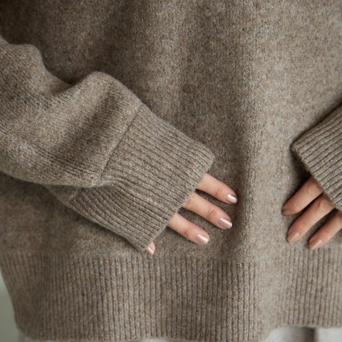 レディース　ニットプルオーバー（田中里奈）