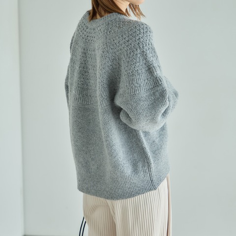 レディース　ニットプルオーバー（田中里奈）