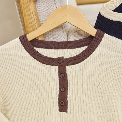 レディース　ニットプルオーバー（yumi）