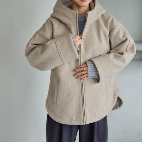 レディース　ジャケット（田中里奈）