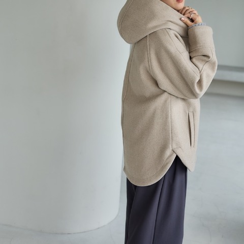 レディース　ジャケット（田中里奈）