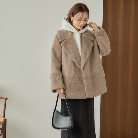 レディース　ジャケット（田中里奈）