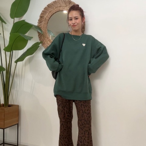 レディース　裏起毛ハートロゴプルオーバー（saori）