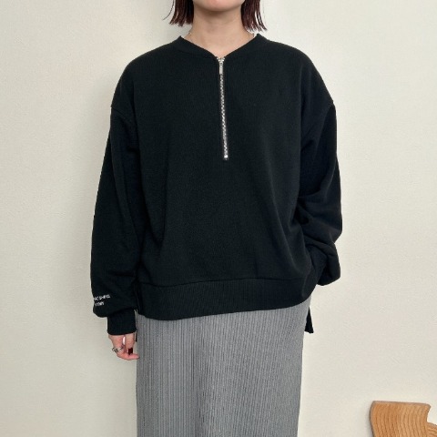 レディース　バックタグ袖刺繍ハーフジッププルオーバー（rumi）