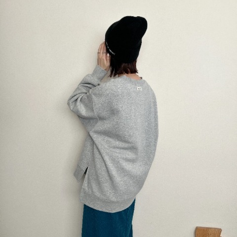 レディース　バックタグ袖刺繍ハーフジッププルオーバー（rumi）