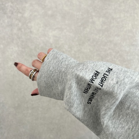 レディース　バックタグ袖刺繍ハーフジッププルオーバー（rumi）