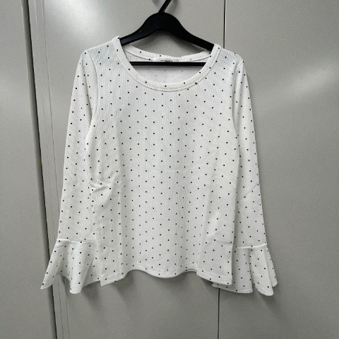 【高身長さん向け】レディース　袖フレアドット柄プルオーバー（saori）