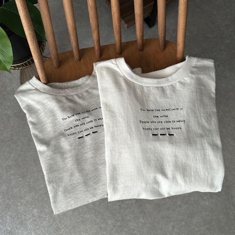 レディース　落書きロゴプルオーバー（omi）