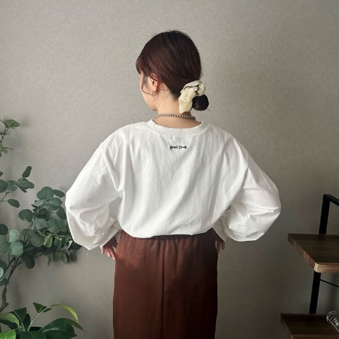 レディース　落書きロゴプルオーバー（omi）