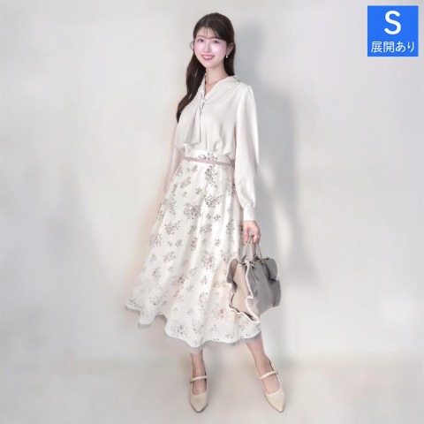 レディース　花柄フレアスカート（門脇伶奈）