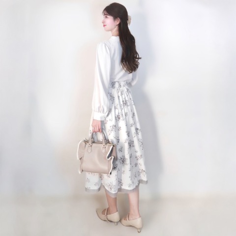 レディース　花柄フレアスカート（門脇伶奈）