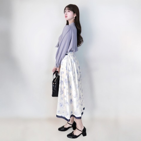 レディース　花柄フレアスカート（門脇伶奈）