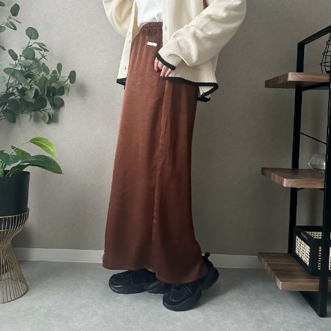 レディース　サテンフレアスカート（omi）