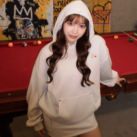 レディース　ラメ入り裏起毛バックロゴパーカ（みりあ）
