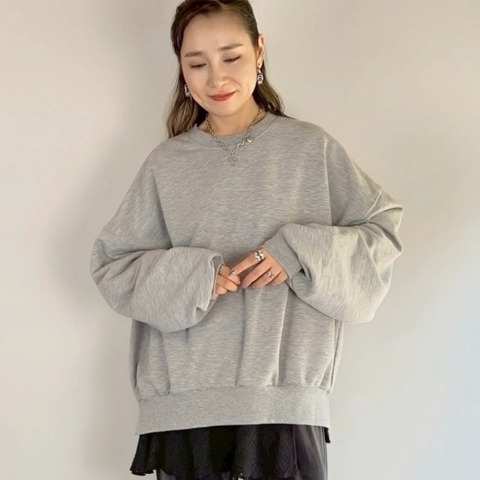 レディース　ボリューム袖ビッグプルオーバー（NATSUMI）
