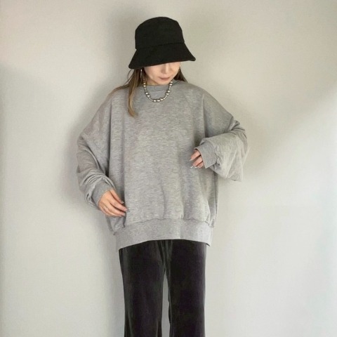 レディース　ボリューム袖ビッグプルオーバー（NATSUMI）