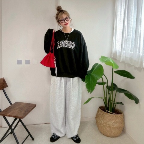 レディース　刺繍ロゴプルオーバー（NON）