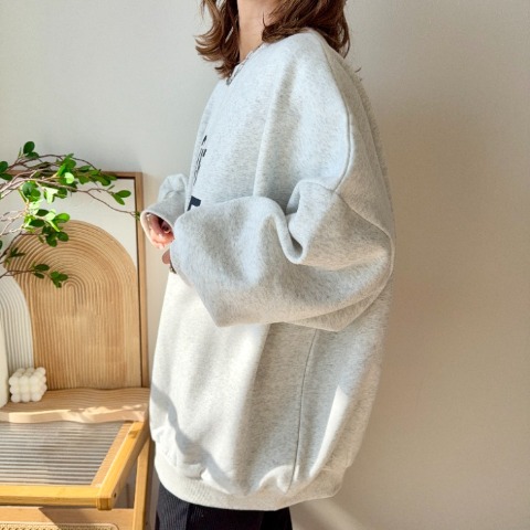 レディース　ルーズフィットロゴプルオーバー（MAYO）