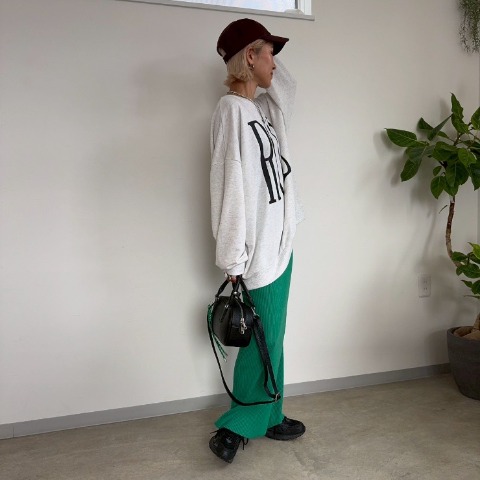 レディース　ロゴビッグシルエットプルオーバー（anna）