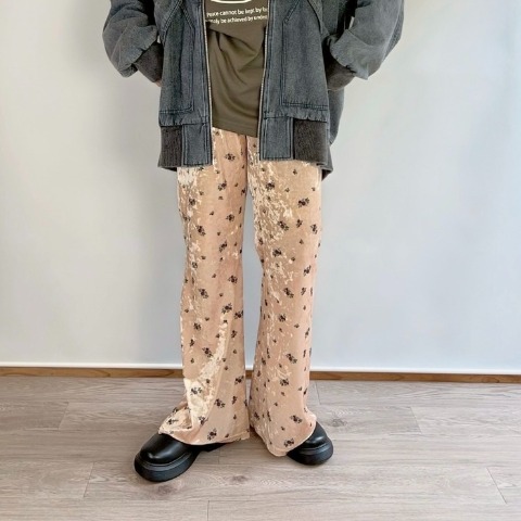 レディース　花柄ベロアパンツ（NATSUMI）
