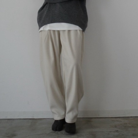 レディース　タックカーブパンツ(hideka)