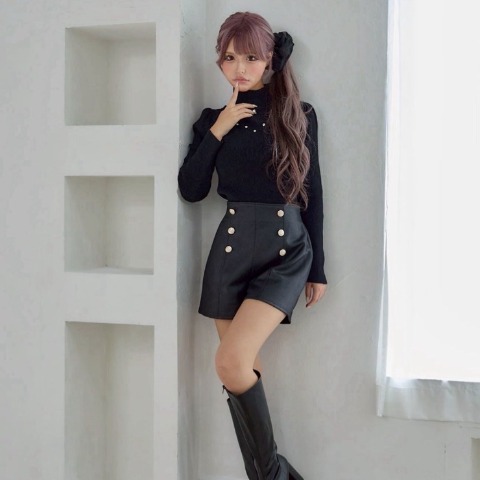 レディース　合皮ショートパンツ（今井アンジェリカ）