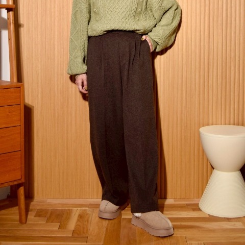 レディース　ニットソーフロントタックパンツ（ちょこび）
