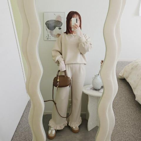 レディース　裾フリルパンツ（りんご）