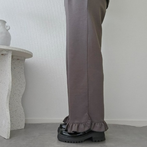 レディース　裾フリルパンツ（りんご）