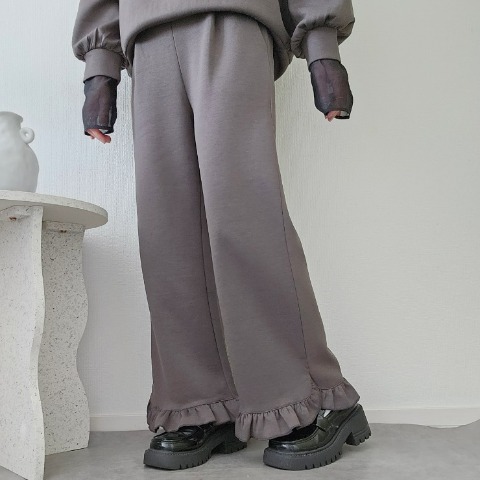 レディース　裾フリルパンツ（りんご）