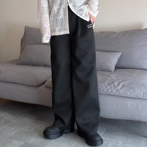 【低身長さん向け】レディース　刺繍ロゴタックスウェット（akaru）