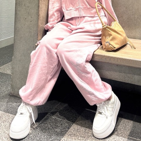 レディース　ラメロゴスウェットパンツ（yuna）