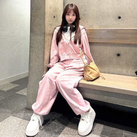 レディース　ラメロゴスウェットパンツ（yuna）