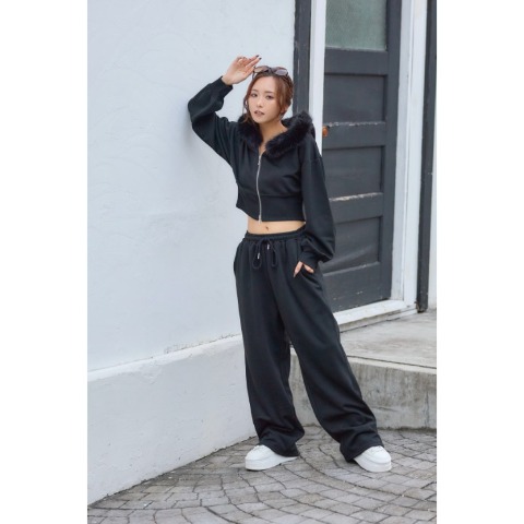 レディース　ファーフードZIPパーカー（NUTS×れいたぴ）