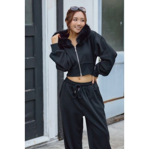 レディース　ファーフードZIPパーカー（NUTS×れいたぴ）