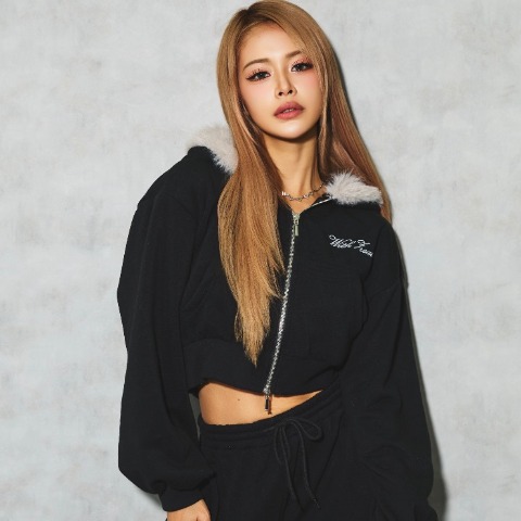 レディース　ファーフードジップアップフーディ（かとみか）