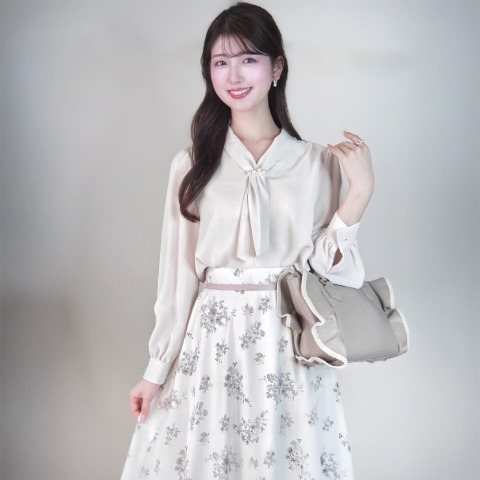 レディース　ボウタイブラウス（門脇伶奈）