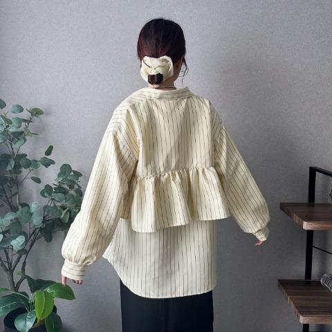 レディース　フリルストライプシャツ（omi）