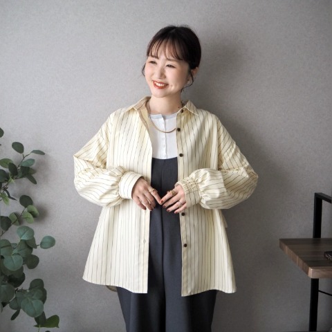 レディース　フリルストライプシャツ（omi）