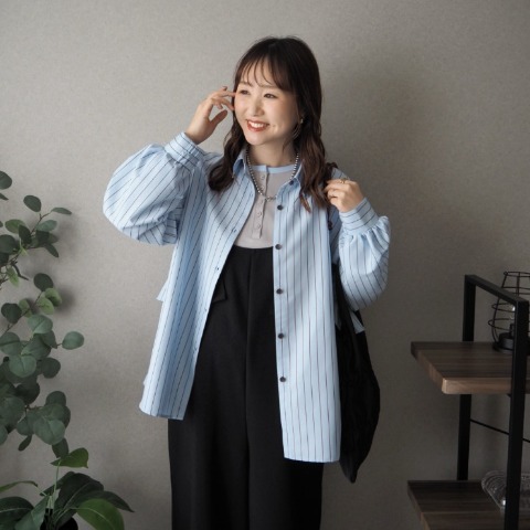 レディース　フリルストライプシャツ（omi）