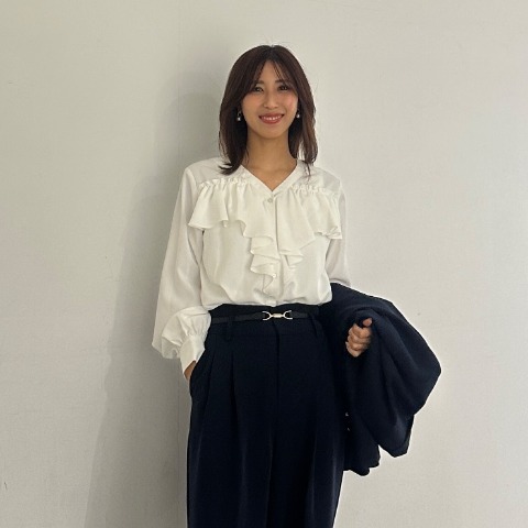 レディース　ラッフルブラウス(chihiro)