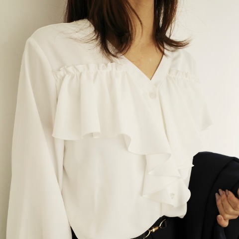 レディース　ラッフルブラウス(chihiro)