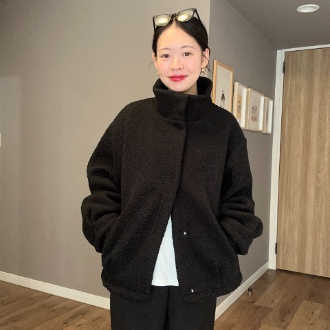 レディース　シープ調ボアスタンドブルゾン（ammy）