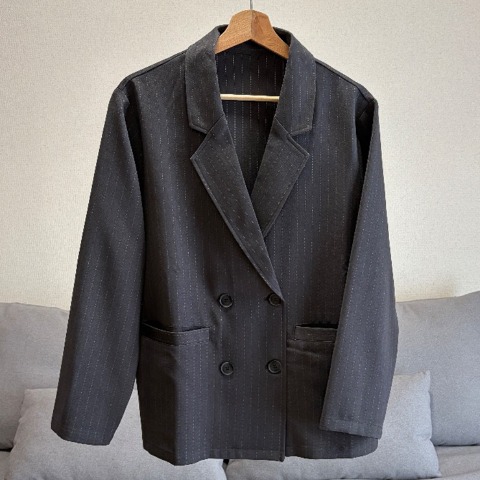 レディース　ピンストライプ柄オーバーサイズテーラージャケット（akaru）