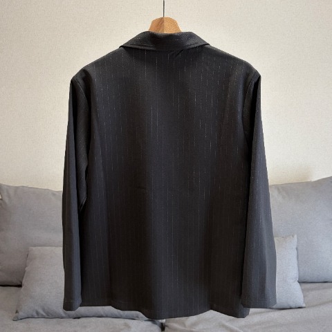 レディース　ピンストライプ柄オーバーサイズテーラージャケット（akaru）