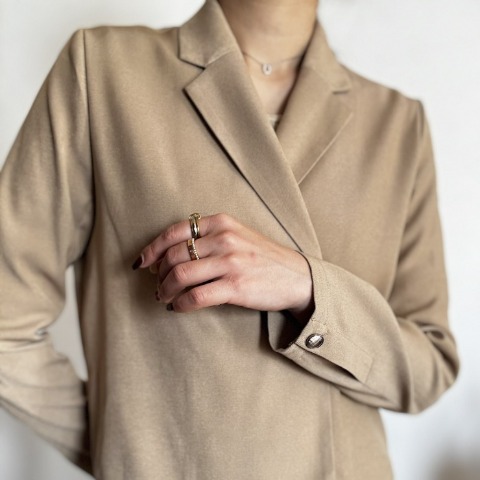 レディース　テーラードジャケット（yurika）