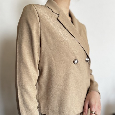 レディース　テーラードジャケット（yurika）