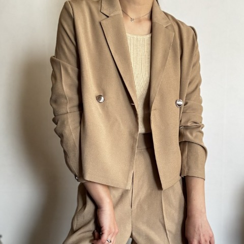 レディース　テーラードジャケット（yurika）